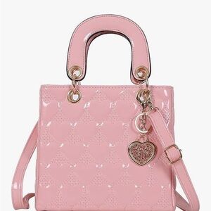 Stunning Square Shaped Handbag 💕💕👜